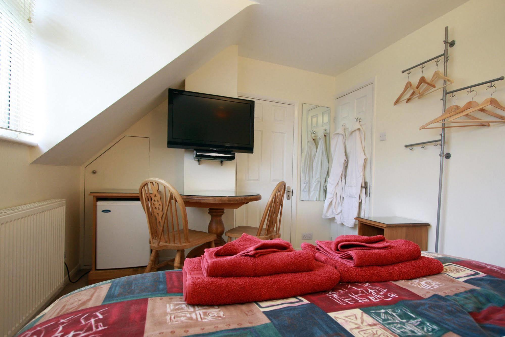 Abacus Bed And Breakfast, Blackwater, Hampshire Camberley Exteriér fotografie